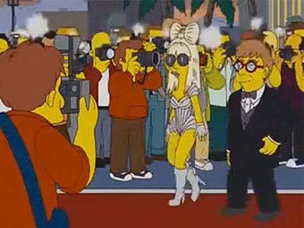 Леди Гага в сериале "Симпсоны". Кадр из видеозаписи сервиса YouTube