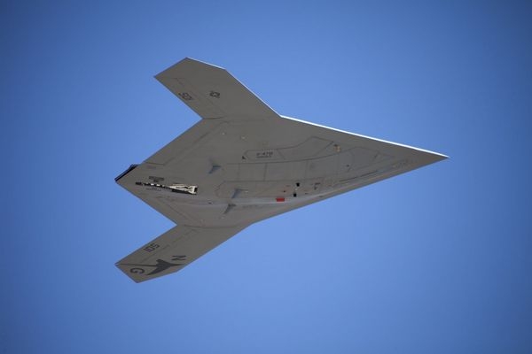 Пентагон всё больше доверяет авиароботам. (Фото Northrop Grumman.)